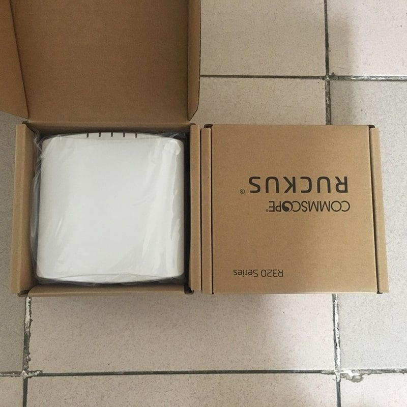 RUCKUS 901-R320-WW02 R720 Access Point product image